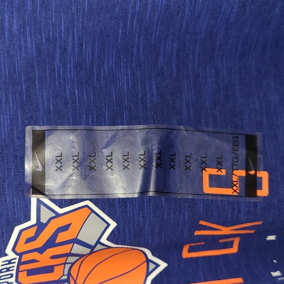 The Nike Tee NBA NY Knicks Dri- Fit Cotton V-Neck Athletic Blue Blk Wmns XXL NWT - Picture 8 of 12